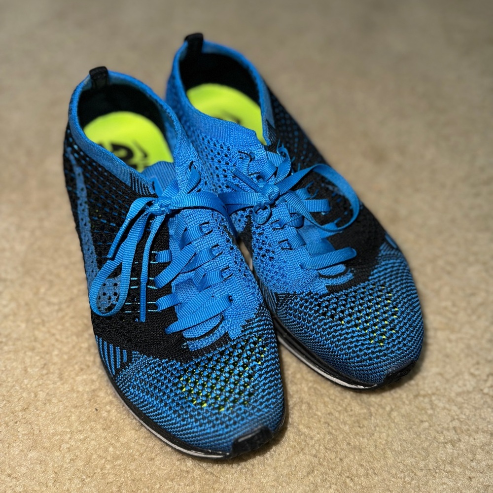 Nine Flyknit Racer